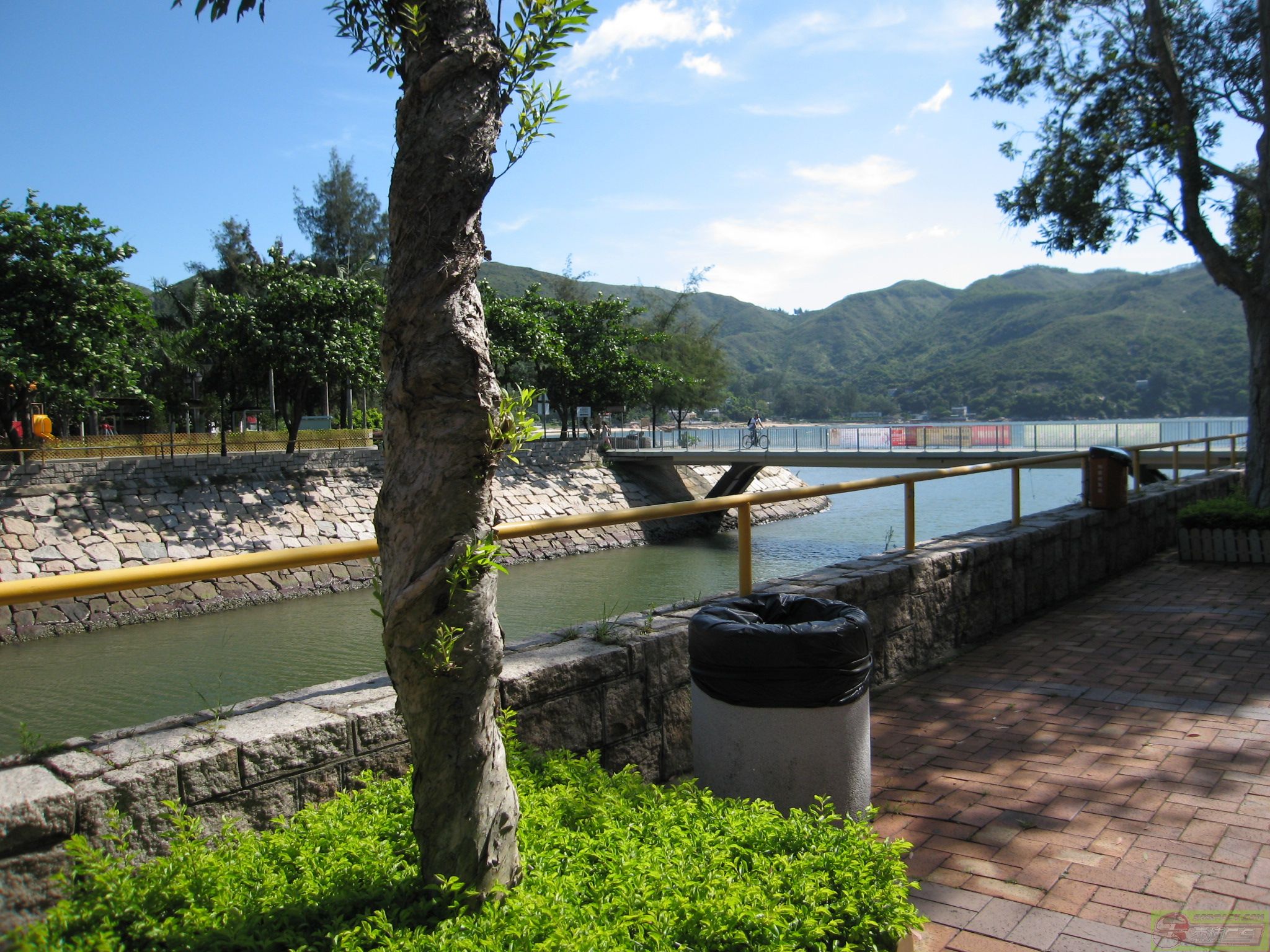 dvubb 图片点击可在新窗口打开查看